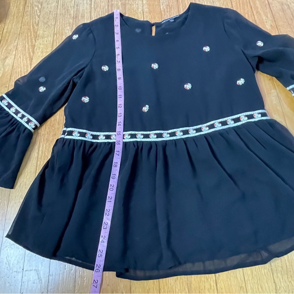 Harlowe and Graham Embroidered Peplum Bell Sleeve Top Large - Picture 6 of 9